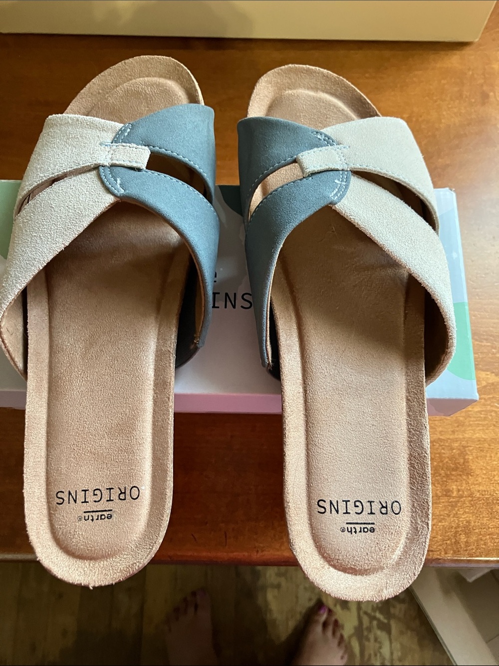 Origins Two-Tone Crisscross Slide Sandals in Beige and Blue w/box